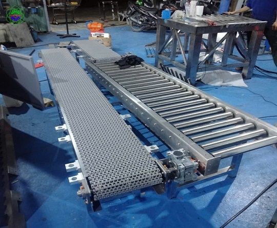 BĂNG TẢI XÍCH NHỰA + CON LĂN